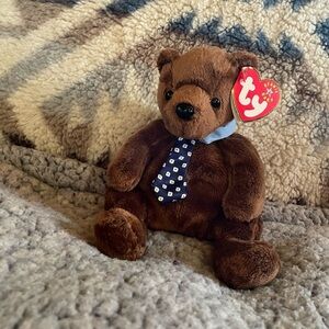 Ty beanie baby bear “Hero” vintage June 18, 2000. With tag